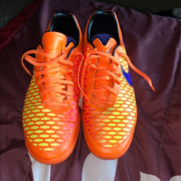 NIKE Men's Magista Onda IC Soccer Shoe - 651541 - Picture 2 of 5